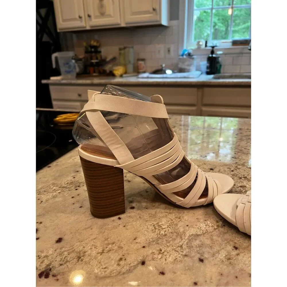 Madden Girl Reine White Faux Leather Block Heal Sandals sz 8 EUC